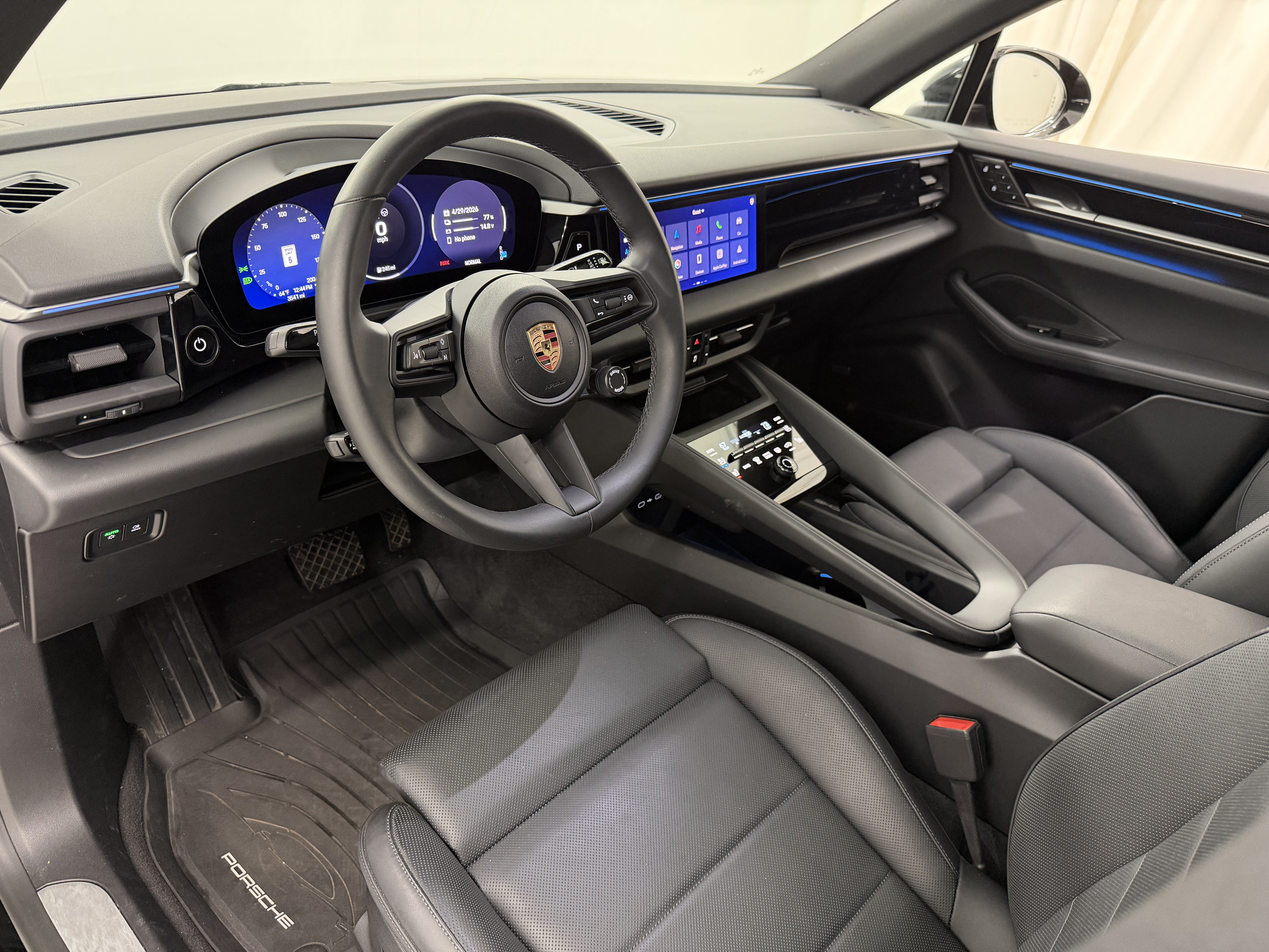 Certified 2025 Porsche Macan Electric RWD image 26