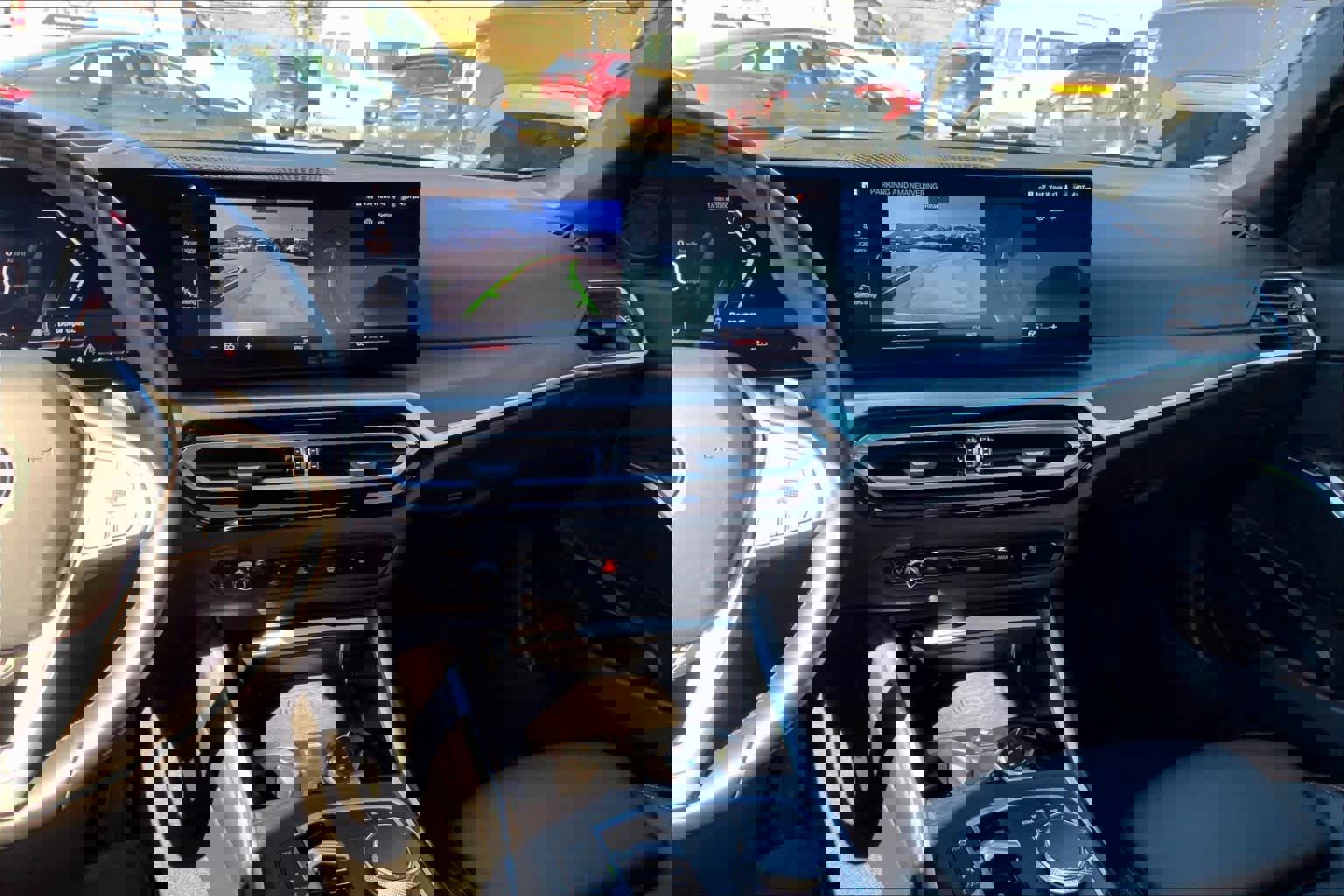 Used 2023 BMW 330i xDrive Sedan w/ Premium Package image 7