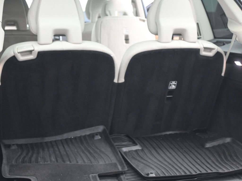 Used 2021 Volvo XC90 T6 Momentum w/ Advanced Package image 21