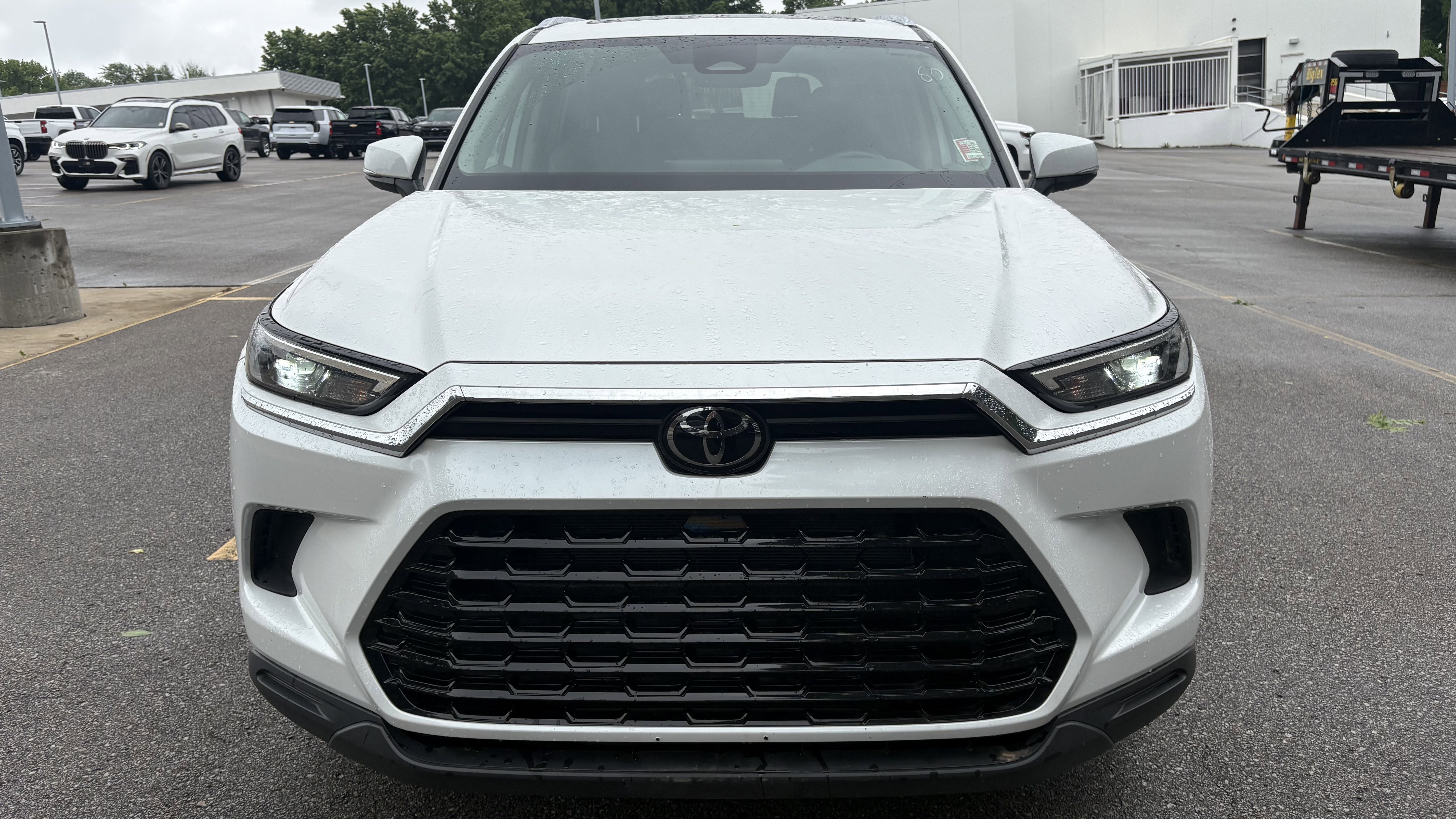 Used 2025 Toyota Grand Highlander AWD image 3