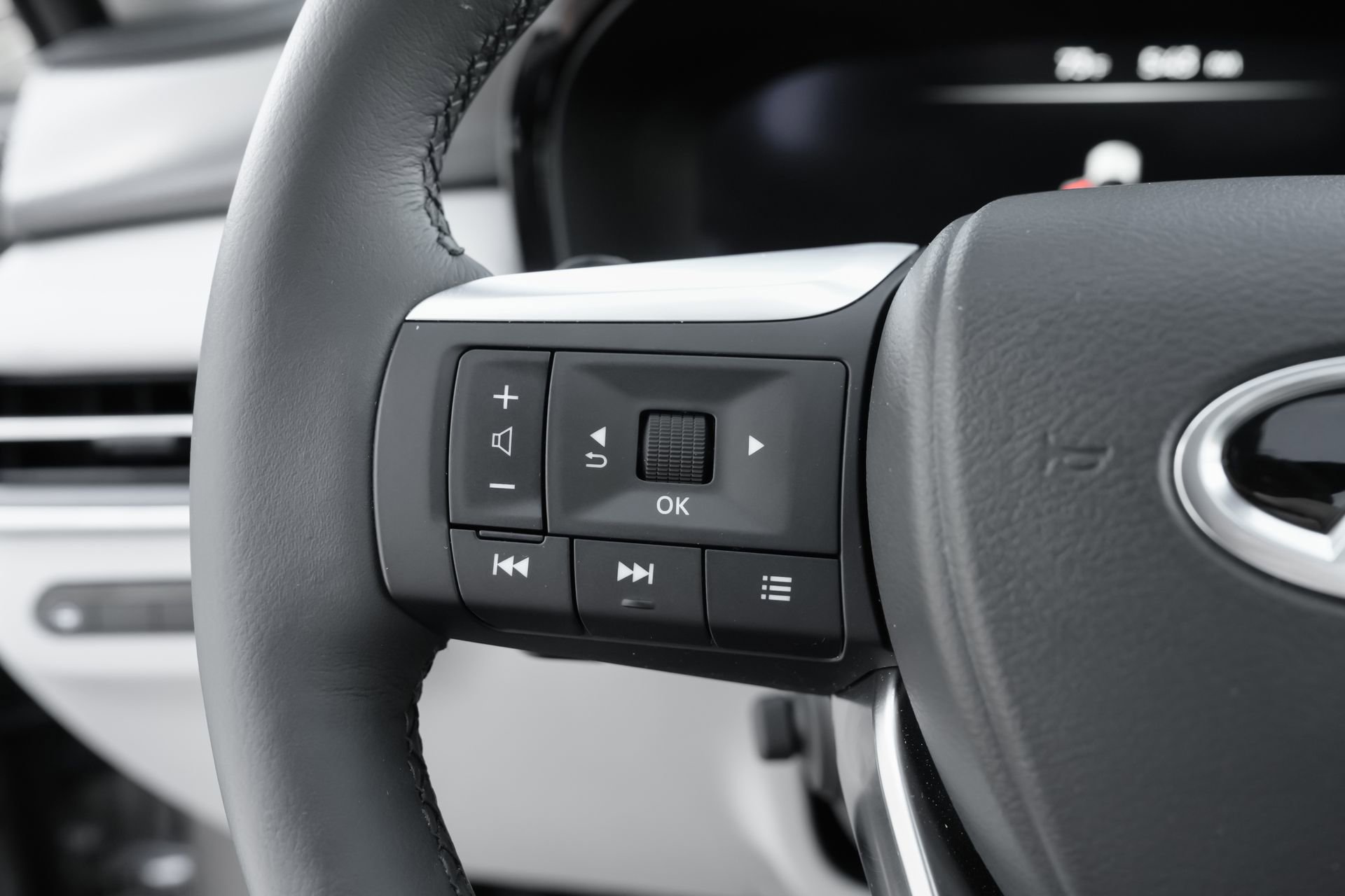 Certified 2026 INFINITI QX60 Luxe w/ Cargo Package image 17