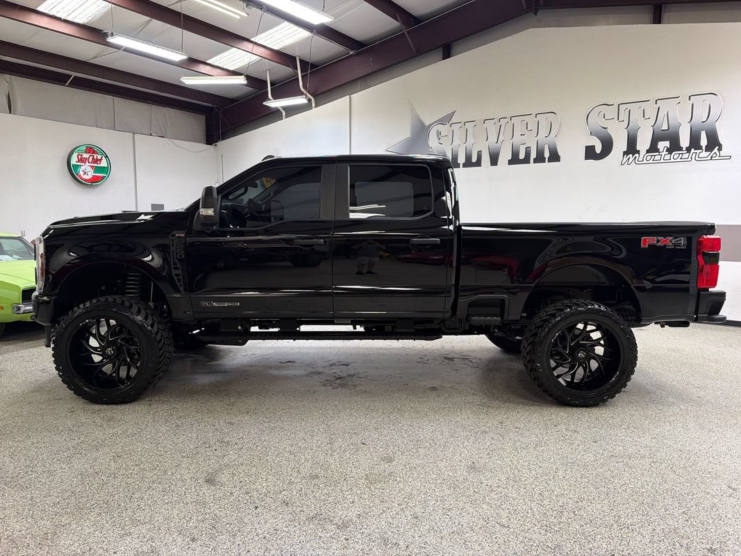 Used 2024 Ford F250 XL w/ STX Appearance Package AWD/4WD image 3