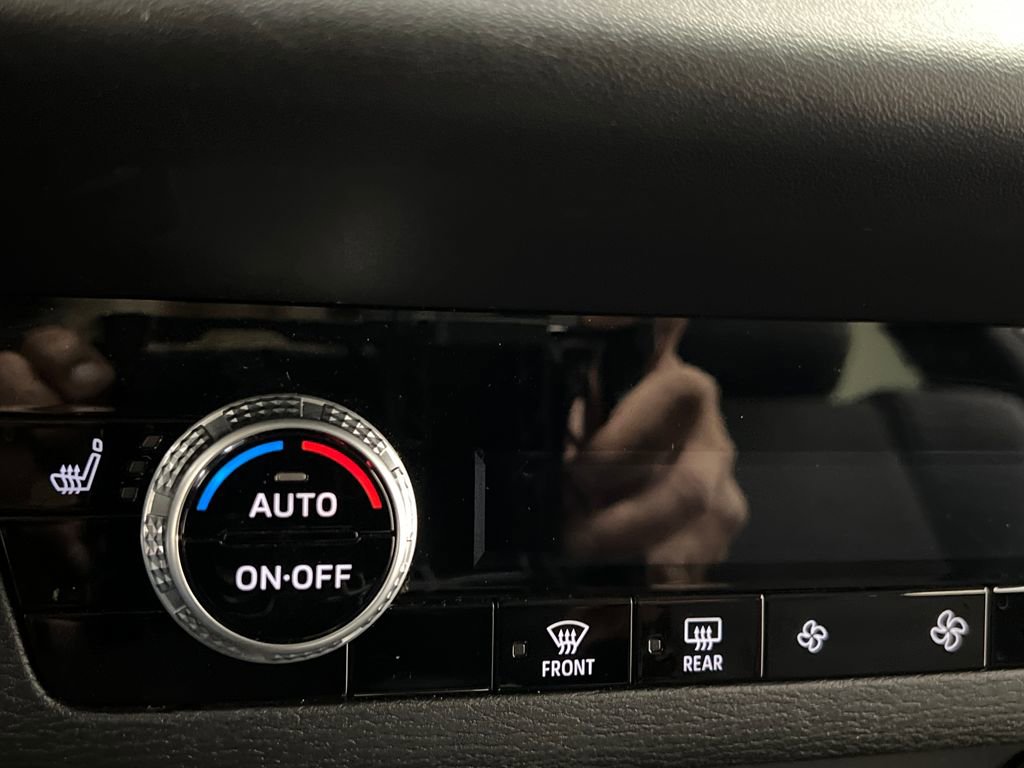 Used 2025 Mitsubishi Outlander SE image 53