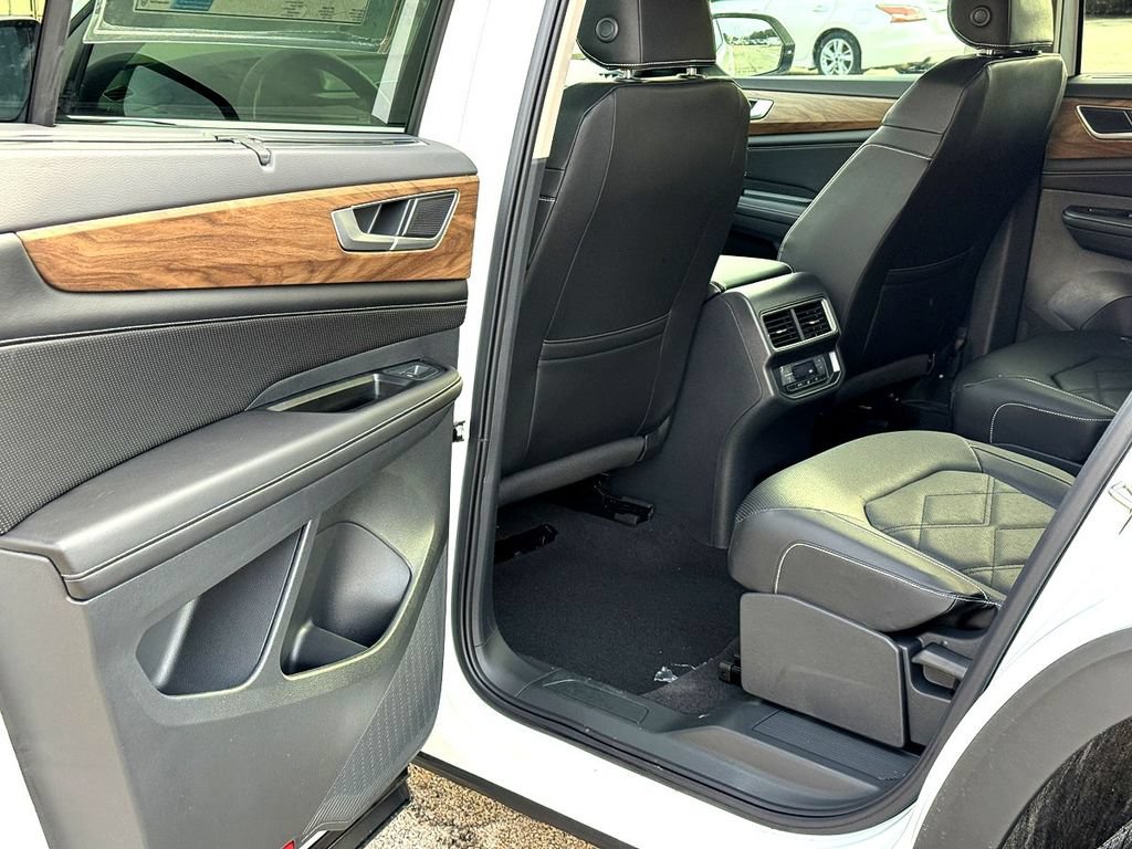 New 2026 Volkswagen Atlas SE FWD image 16