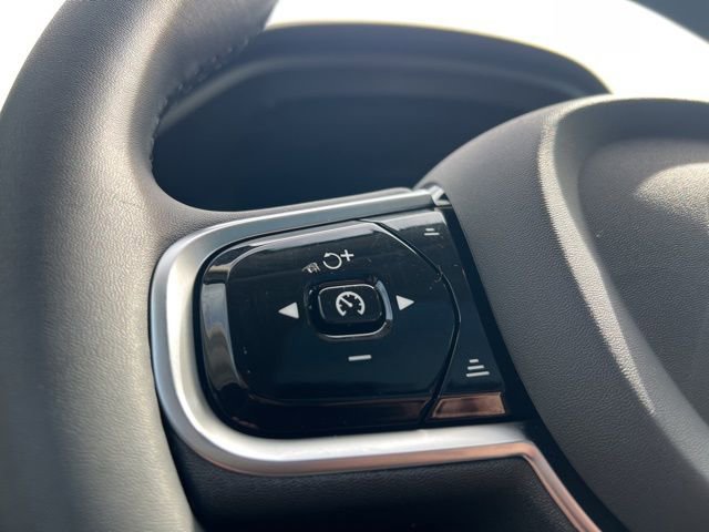 Certified 2023 Volvo XC60 B5 Plus w/ Climate Package image 32
