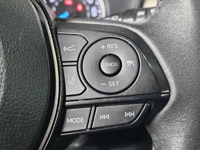 Used 2021 Toyota RAV4 XLE Premium image 12