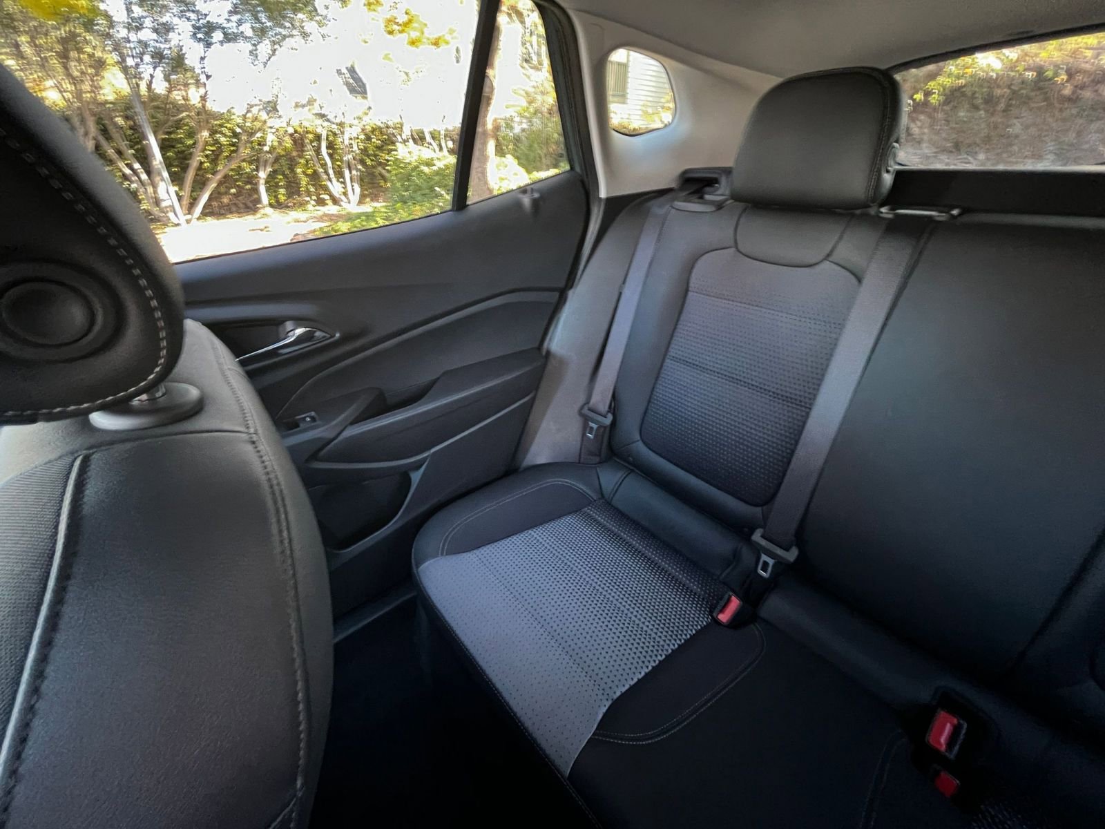 Used 2025 Chevrolet Trax LT image 37