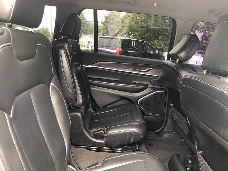 Used 2021 Jeep Grand Cherokee L Limited image 16