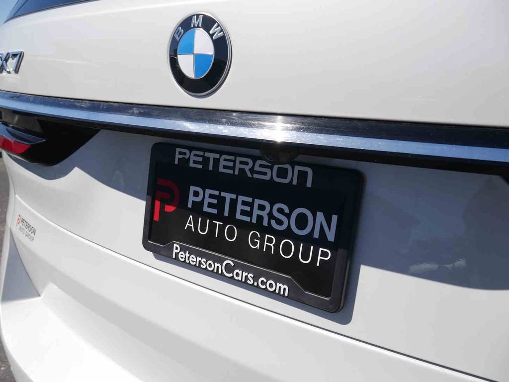 Used 2023 BMW X7 xDrive40i w/ Premium Package image 9