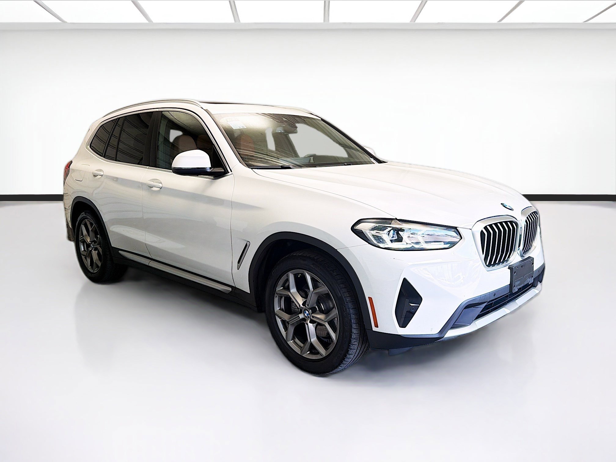 Used 2023 BMW X3 xDrive30i w/ Premium Package AWD/4WD image 3