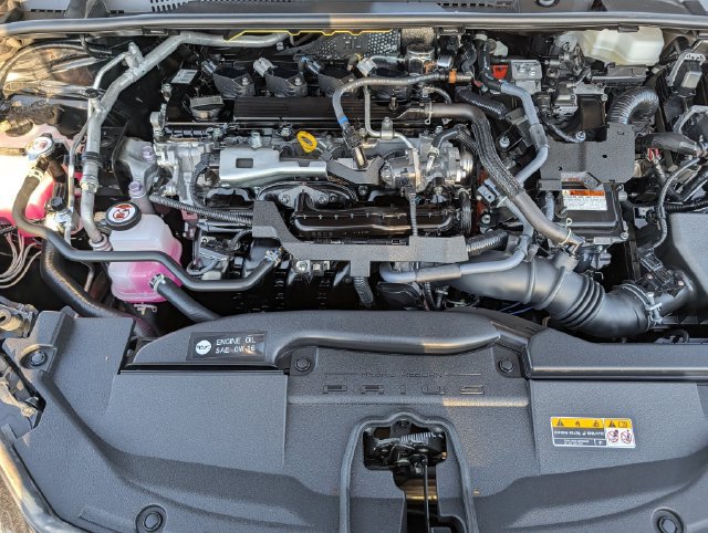 Used 2025 Toyota Prius LE FWD image 33