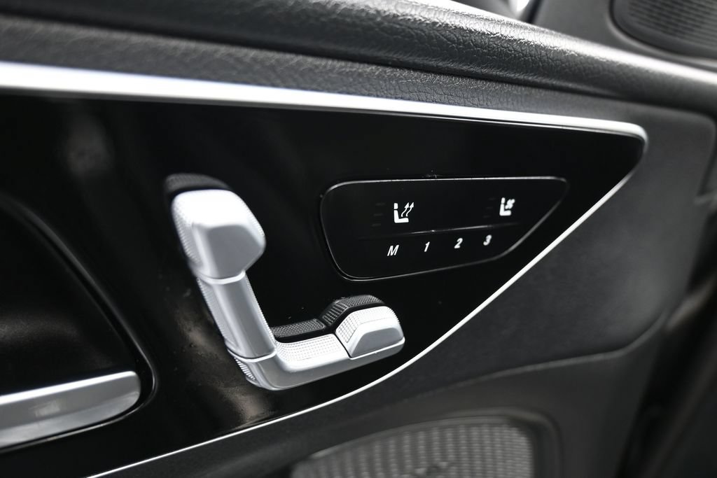 Used 2025 Mercedes-Benz C 300 Sedan image 13