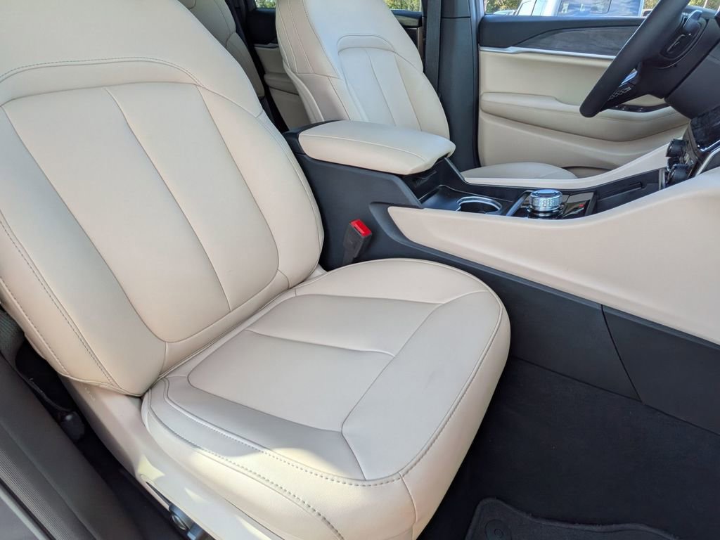 New 2025 Jeep Grand Cherokee L Limited image 33