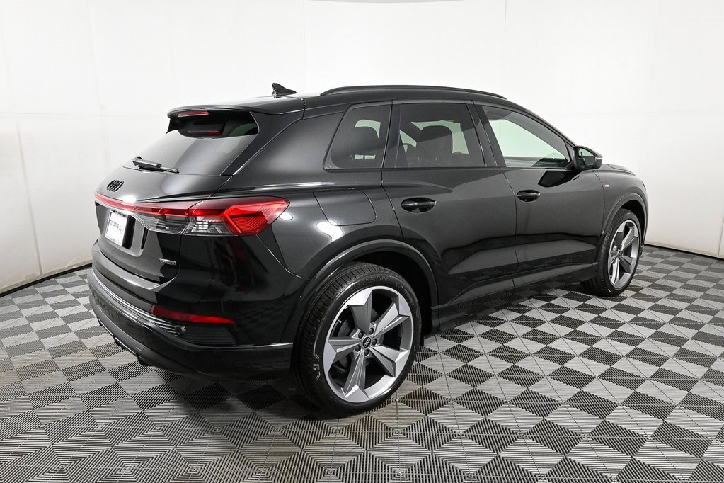 New 2025 Audi Q4 e-tron Prestige image 3