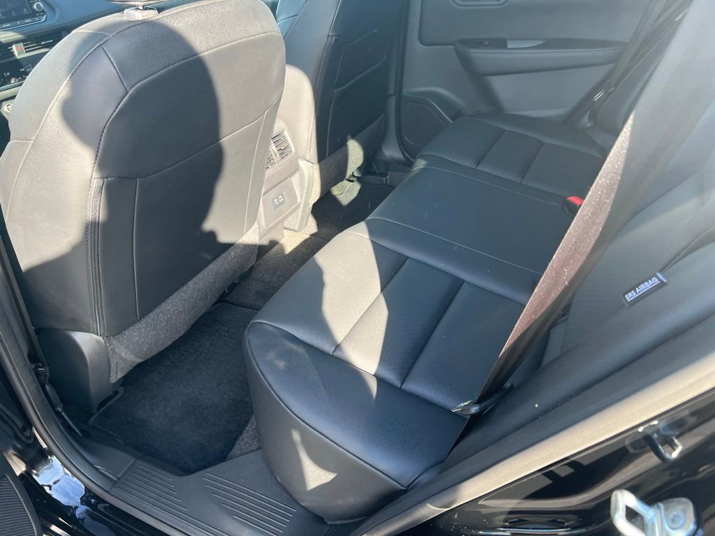 Used 2023 Nissan Rogue SV w/ SV Premium B Package image 17