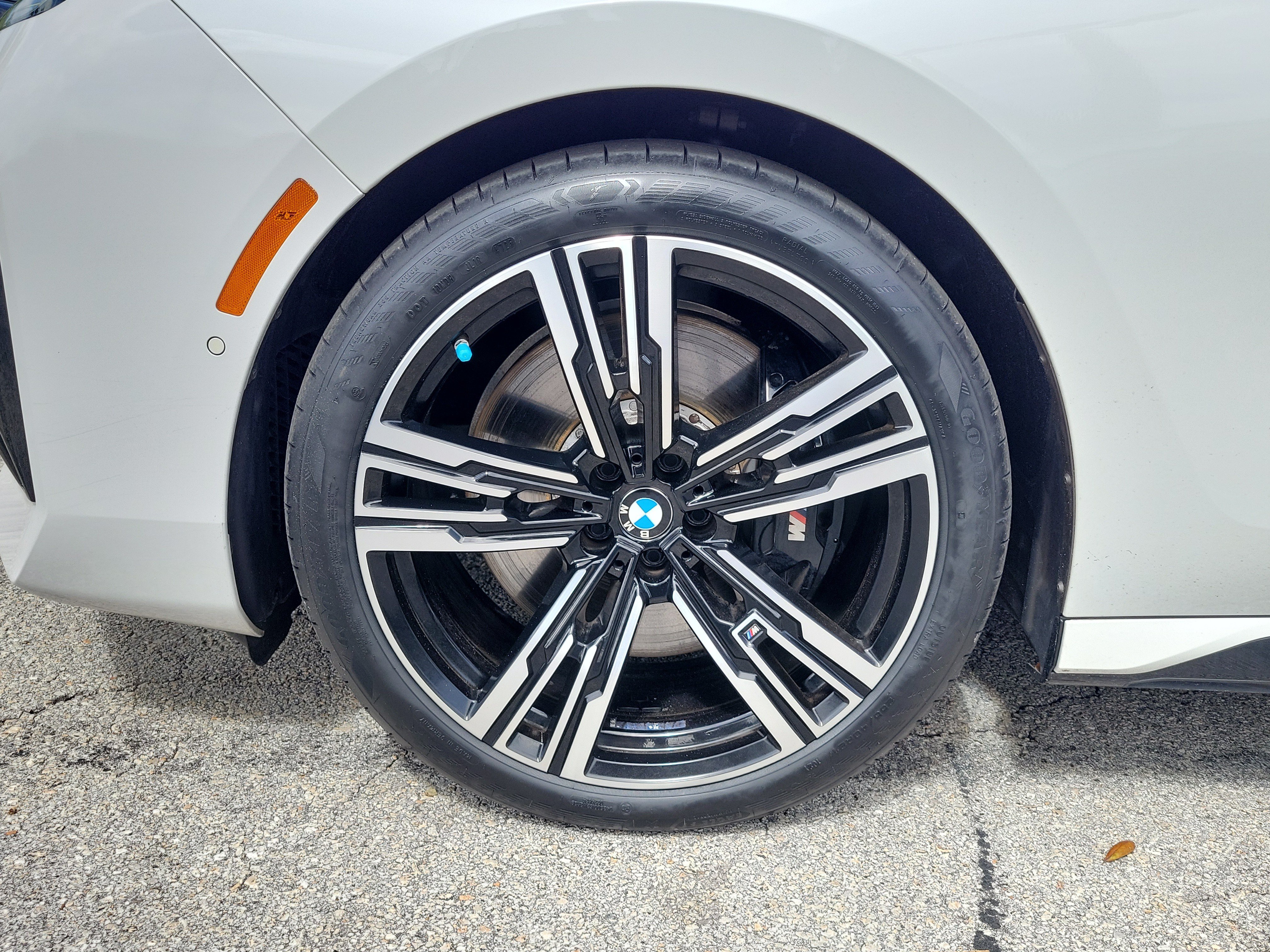 Used 2023 BMW 740i w/ Executive Package RWD image 5