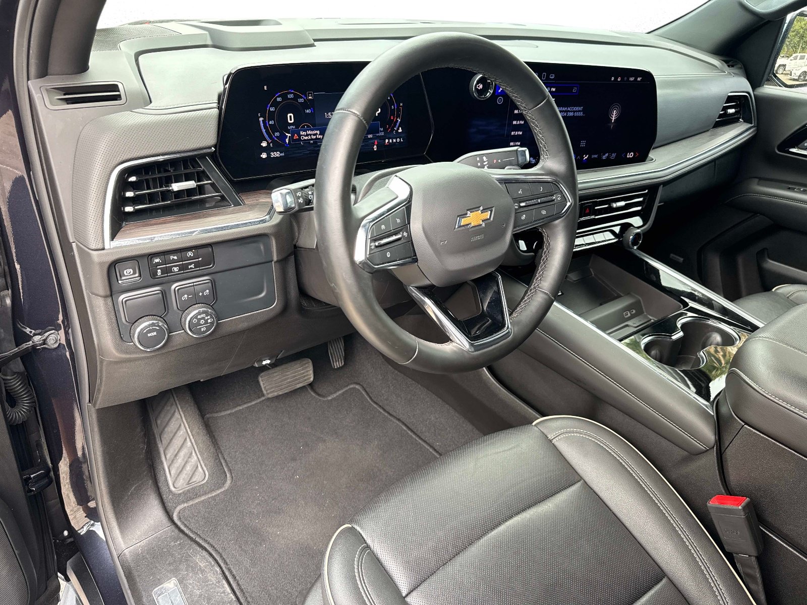 Used 2025 Chevrolet Suburban Premier RWD image 23