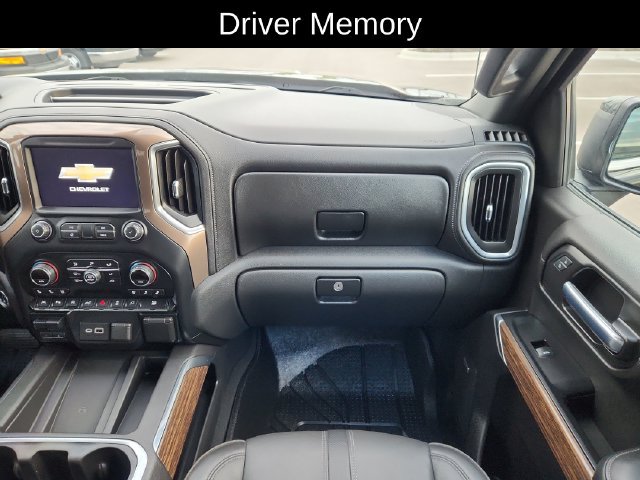 Used 2020 Chevrolet Silverado 1500 High Country w/ Technology Package AWD/4WD image 24