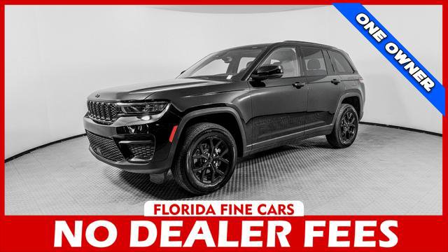 Used 2024 Jeep Grand Cherokee Altitude RWD image 1