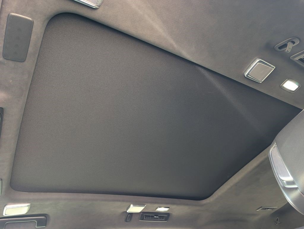 Certified 2022 Cadillac Escalade Sport Platinum w/ LPO, ONYX Package AWD/4WD image 13