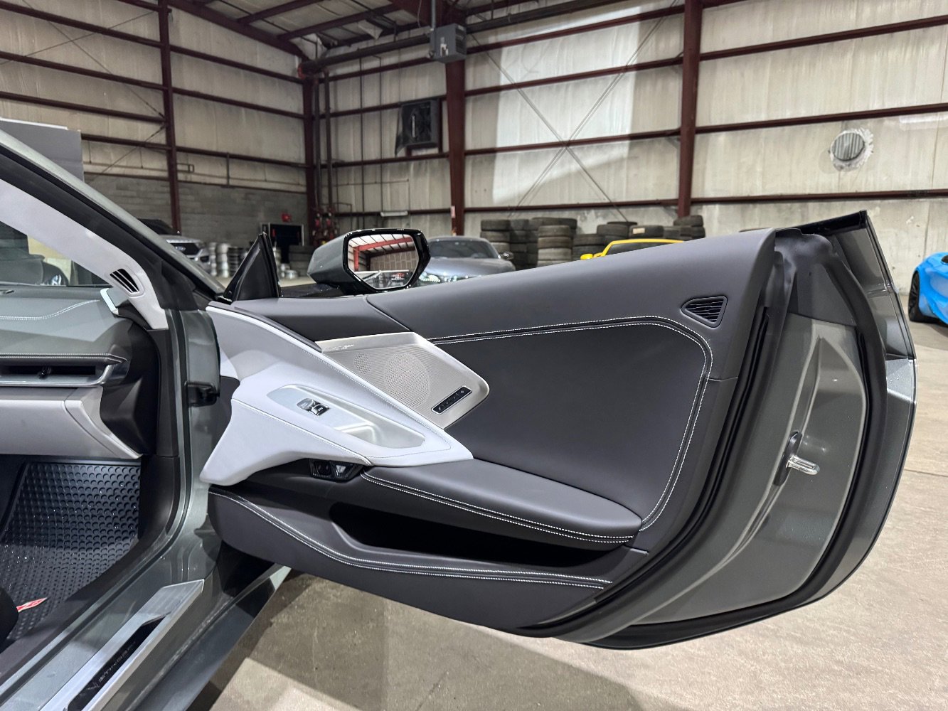 Used 2024 Chevrolet Corvette Stingray Premium Cpe w/ 3LT image 24
