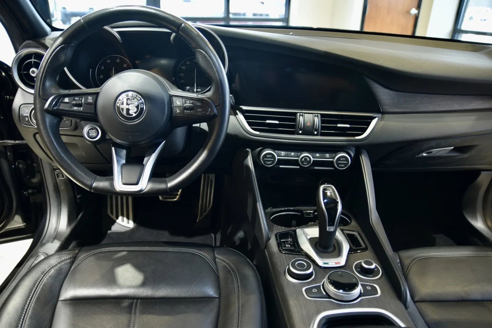 Used 2022 Alfa Romeo Giulia Ti image 12