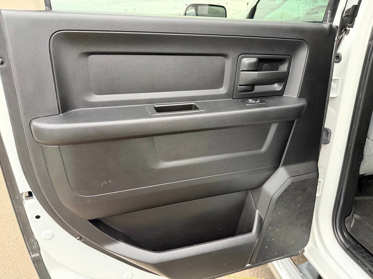 Used 2017 RAM 3500 Tradesman w/ Chrome Appearance Group image 25