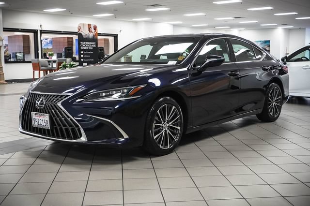 Certified 2024 Lexus ES 300h w/ Premium Package FWD image 3