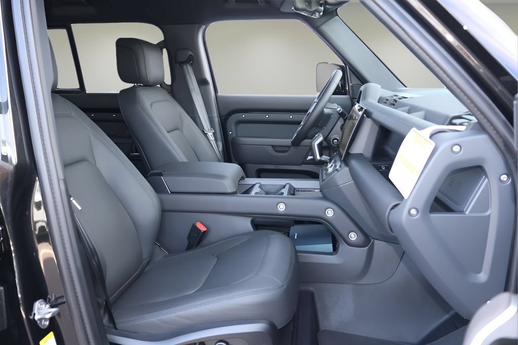 New 2026 Land Rover Defender 110 X-Dynamic SE AWD/4WD image 18