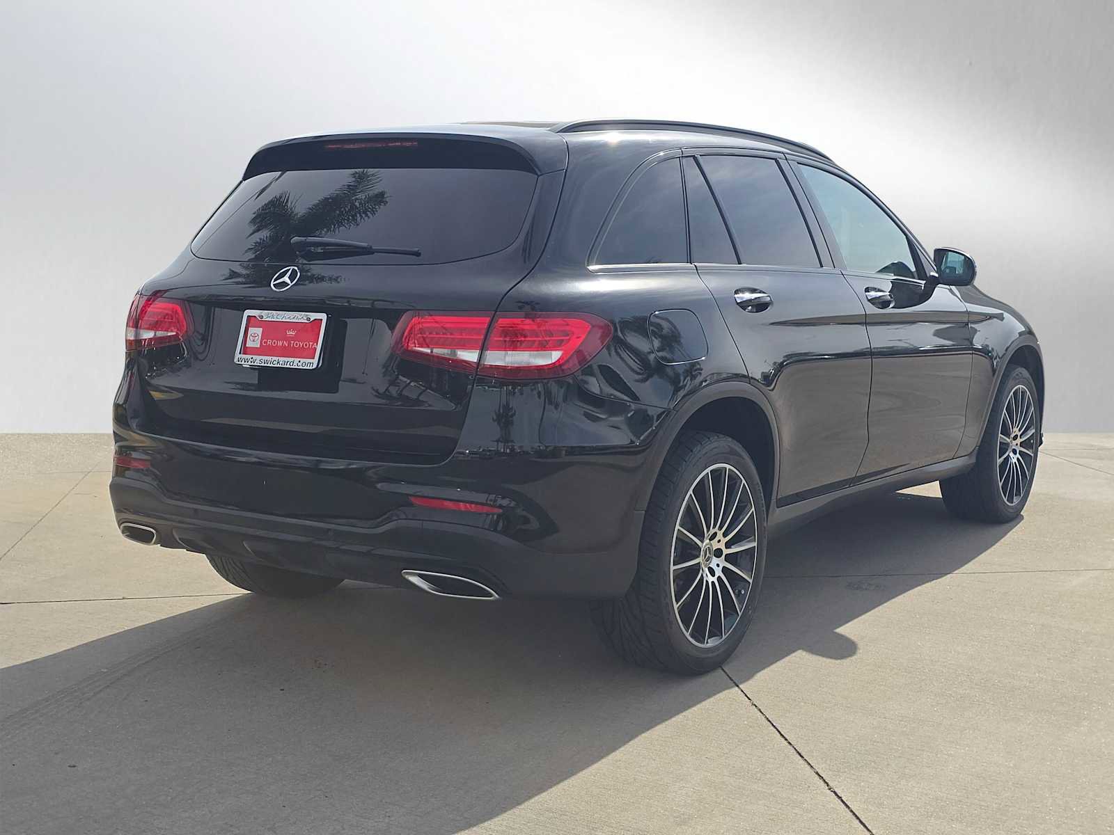 Used 2017 Mercedes-Benz GLC 300 4MATIC image 3