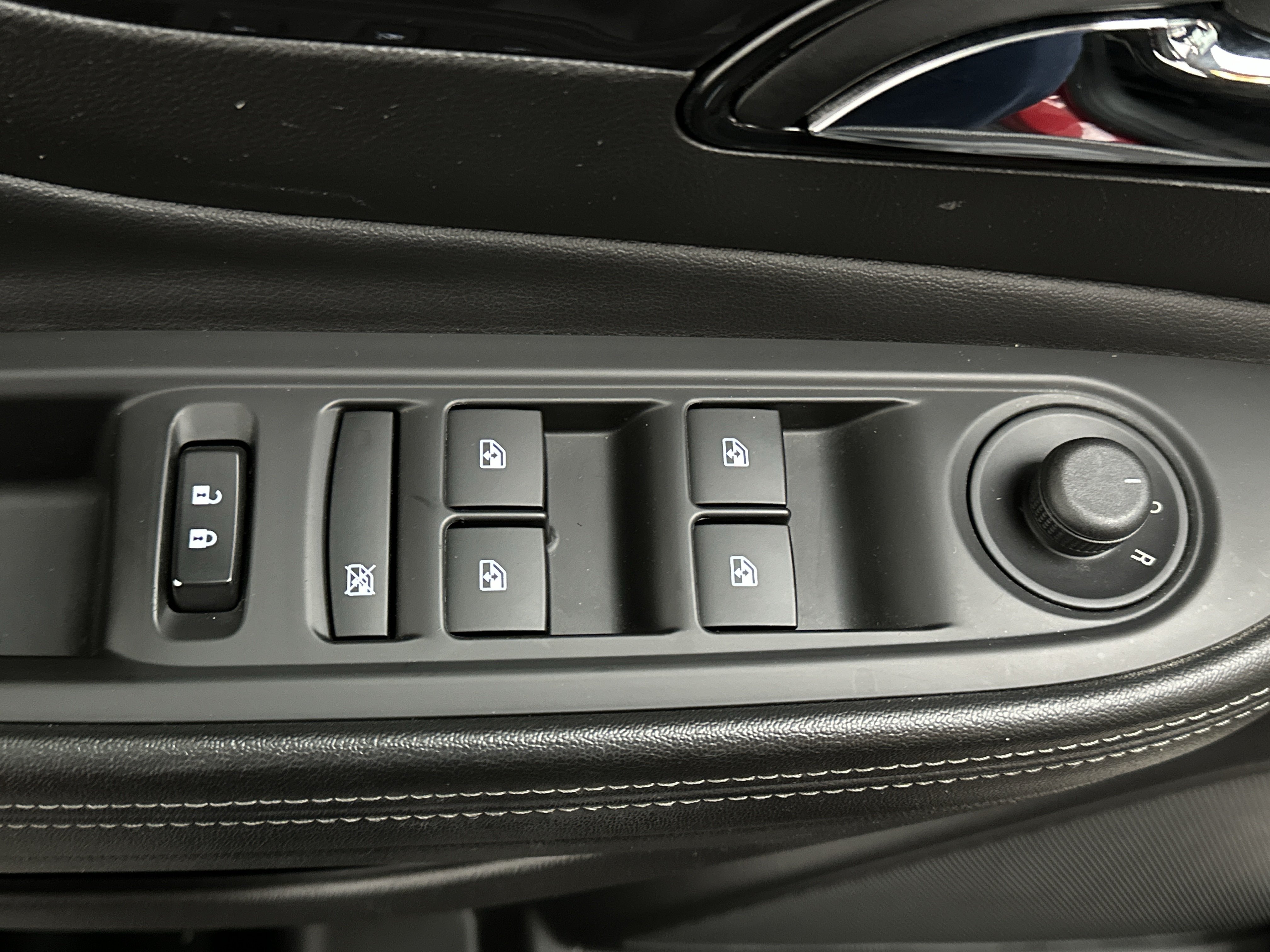 Used 2019 Buick Encore Preferred AWD/4WD image 17