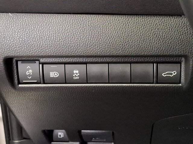 Certified 2024 Toyota Venza LE AWD/4WD image 15