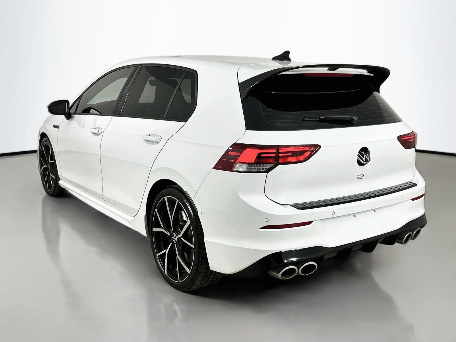 Used 2024 Volkswagen Golf R AWD/4WD image 7