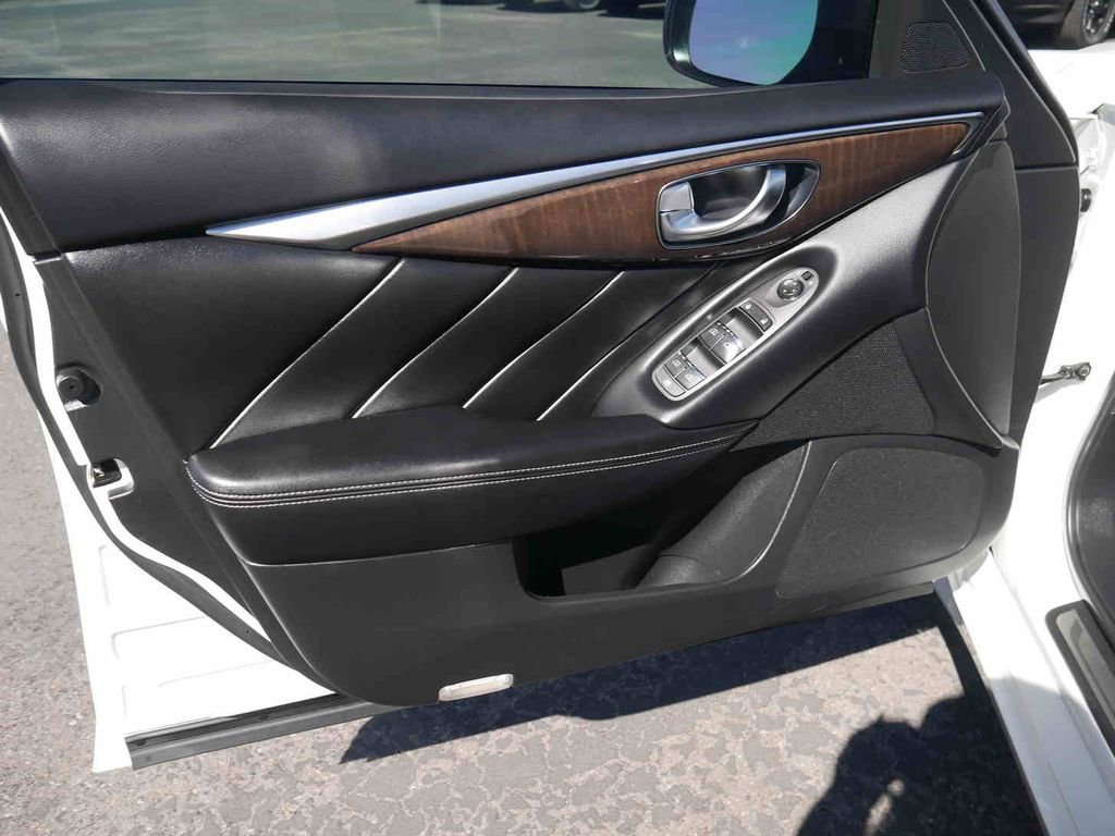 Used 2018 INFINITI Q50 Luxe w/ Cargo Package (L95) image 19