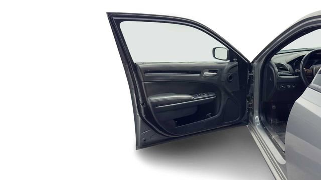 Used 2019 Chrysler 300 S image 10