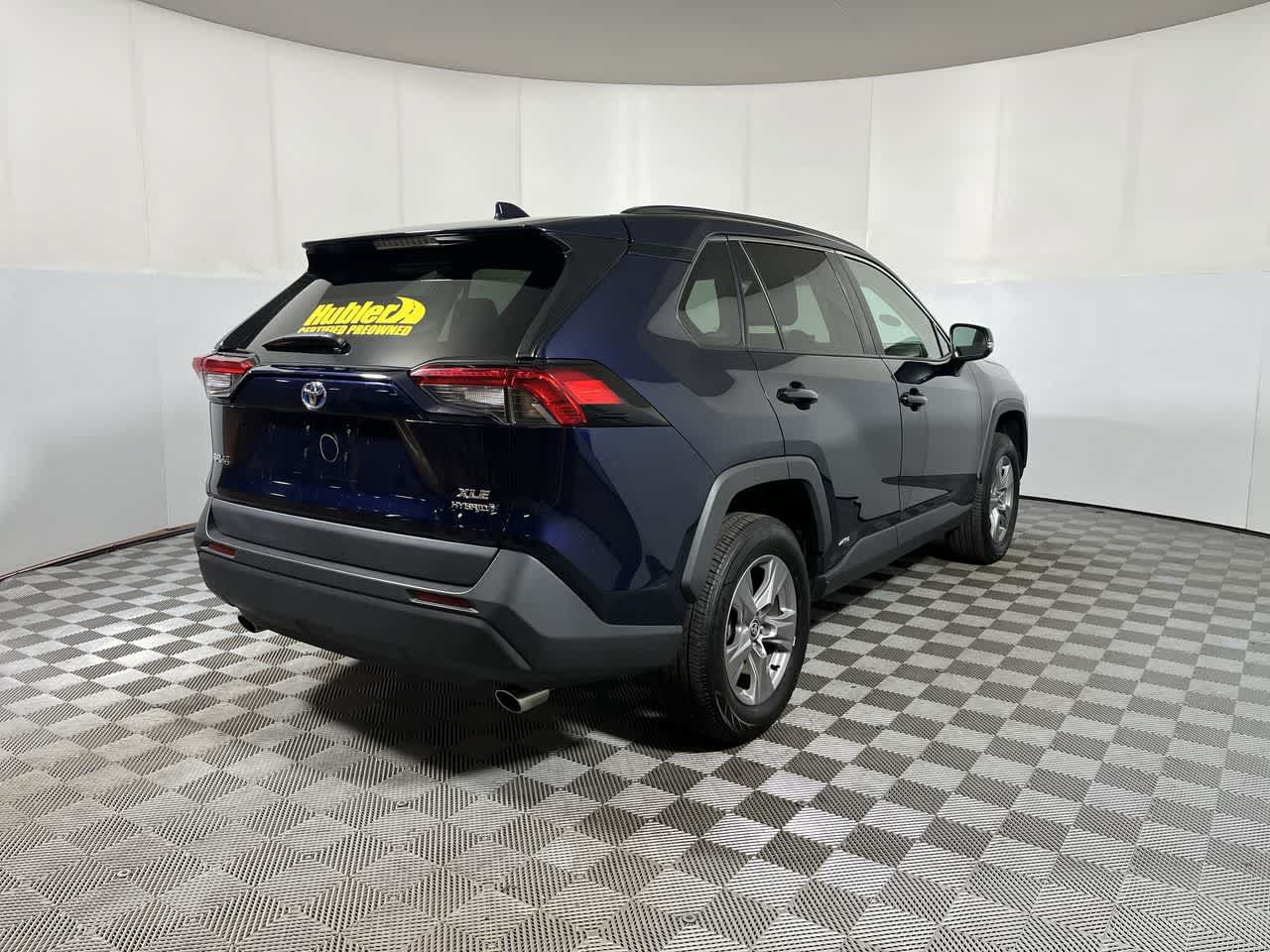 Used 2022 Toyota RAV4 XLE AWD/4WD image 8
