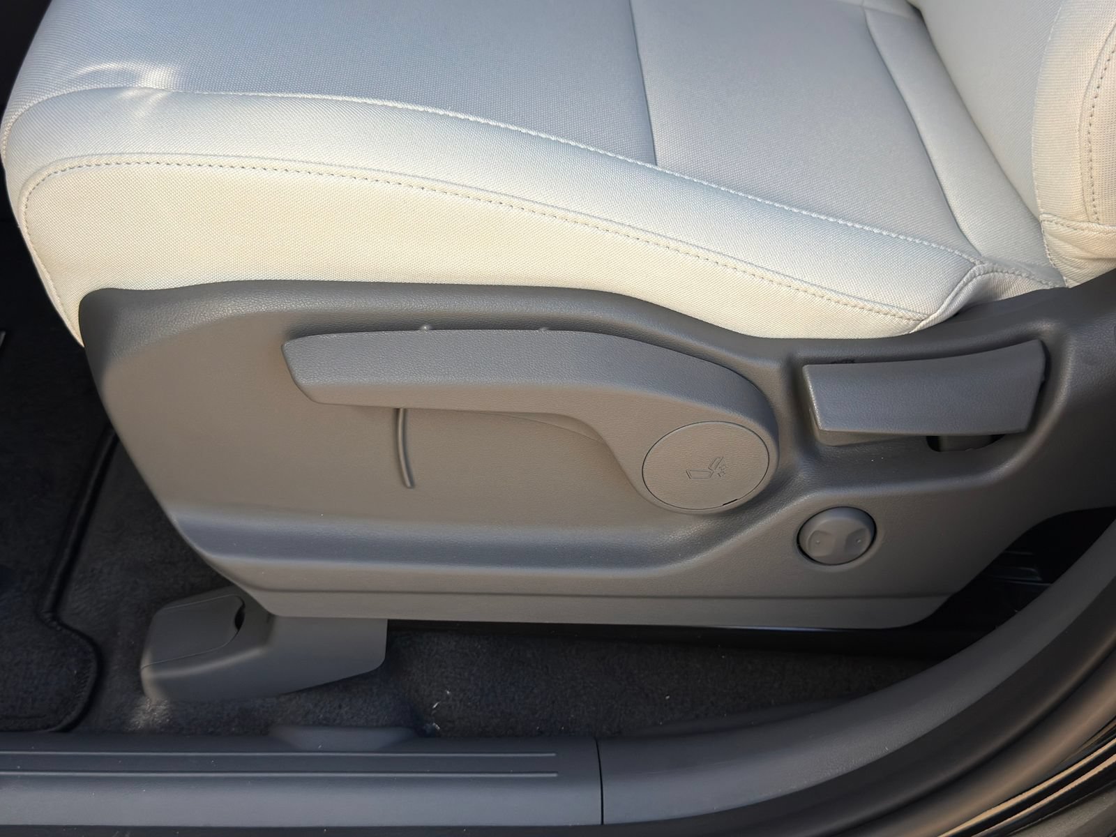 New 2027 Hyundai Santa Fe SE FWD image 24