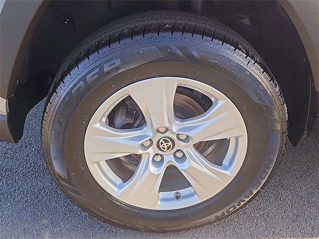 Used 2019 Toyota RAV4 XLE image 8