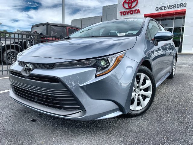 Used 2026 Toyota Corolla LE FWD image 4