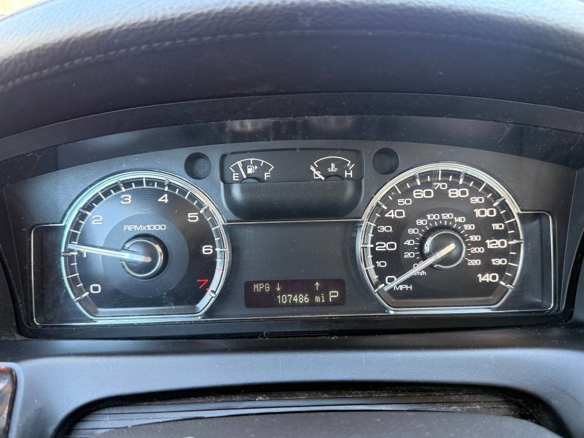 Used 2009 Lincoln MKS AWD image 8
