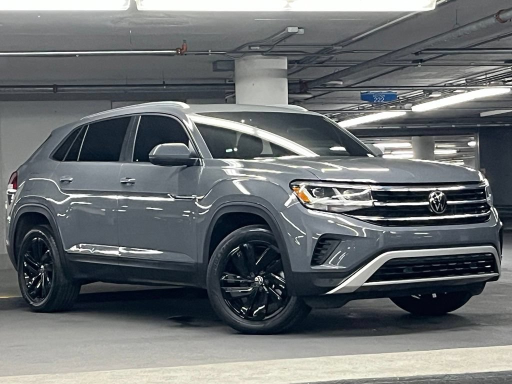 Used 2023 Volkswagen Atlas Cross Sport SE w/ Panoramic Sunroof Package AWD/4WD image 2