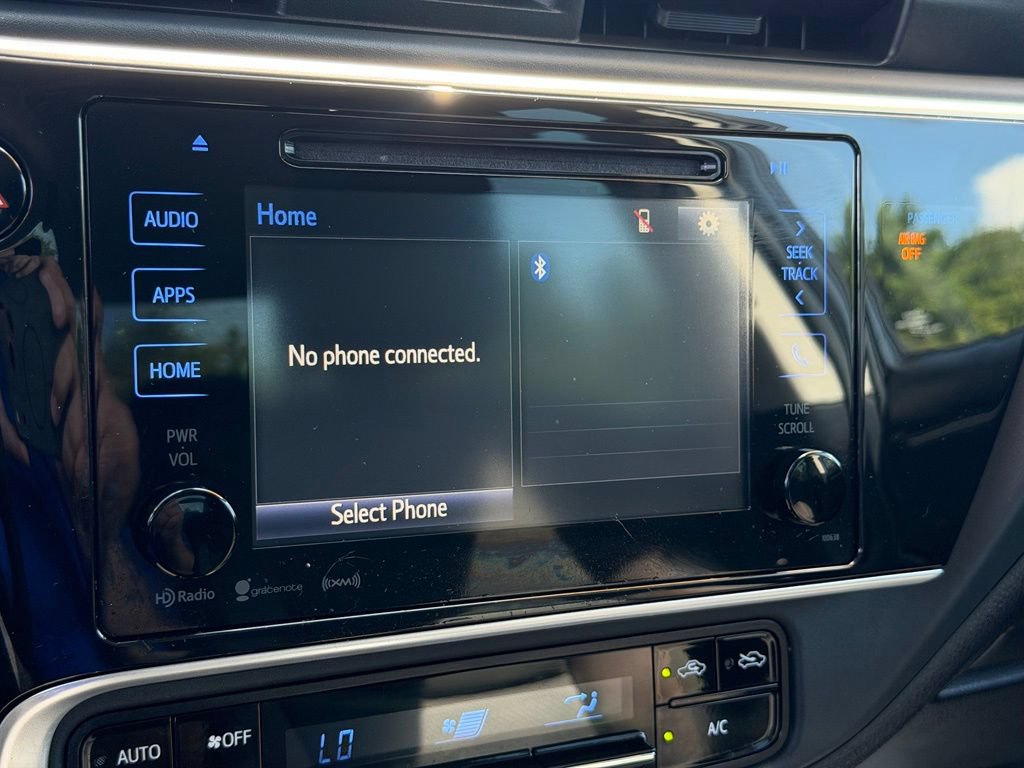 Used 2019 Toyota Corolla LE w/ LE Premium Package w/Moonroof FWD image 9