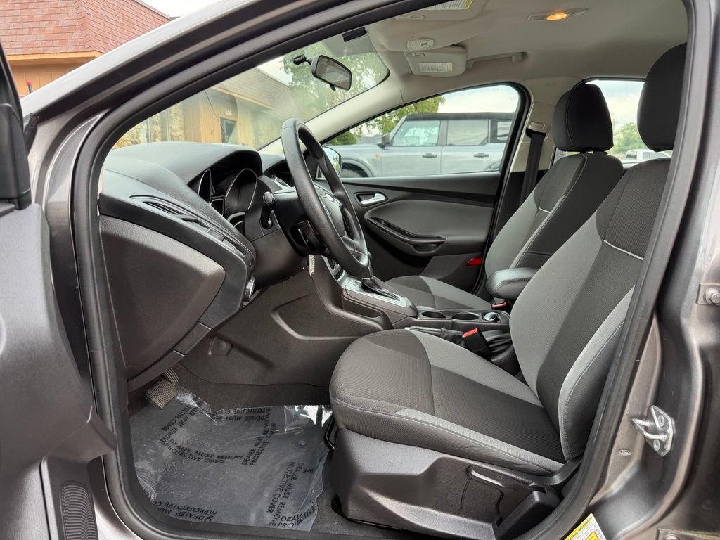 Used 2014 Ford Focus SE FWD image 9