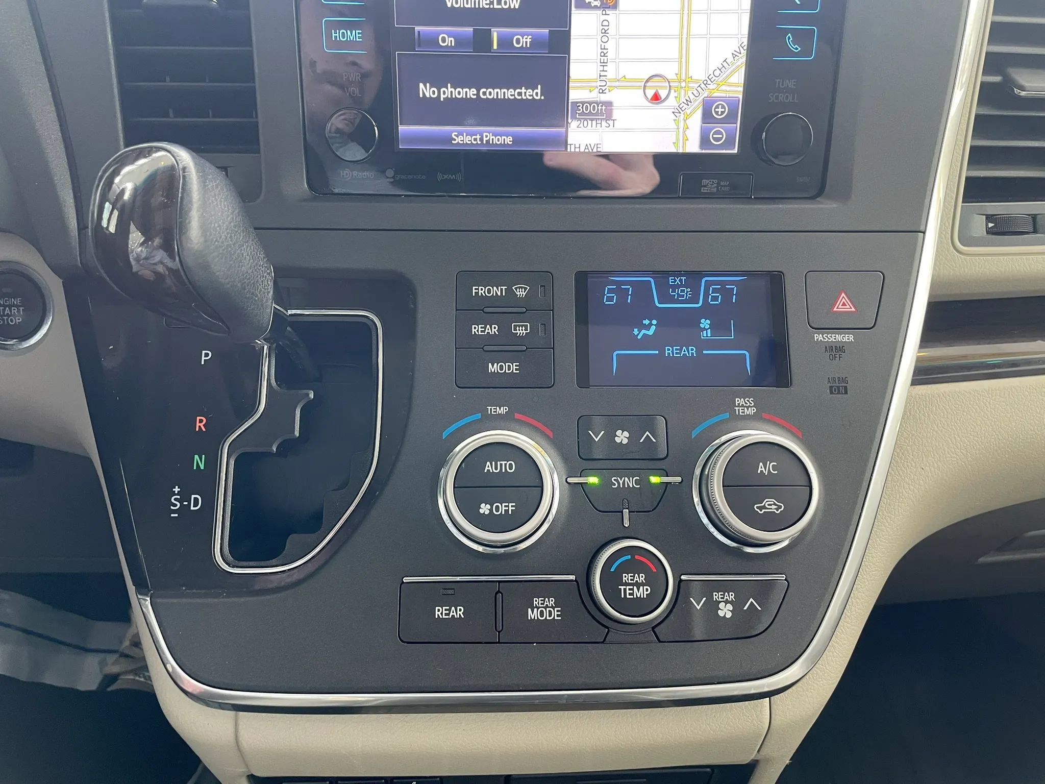 Used 2017 Toyota Sienna XLE Premium AWD/4WD image 15