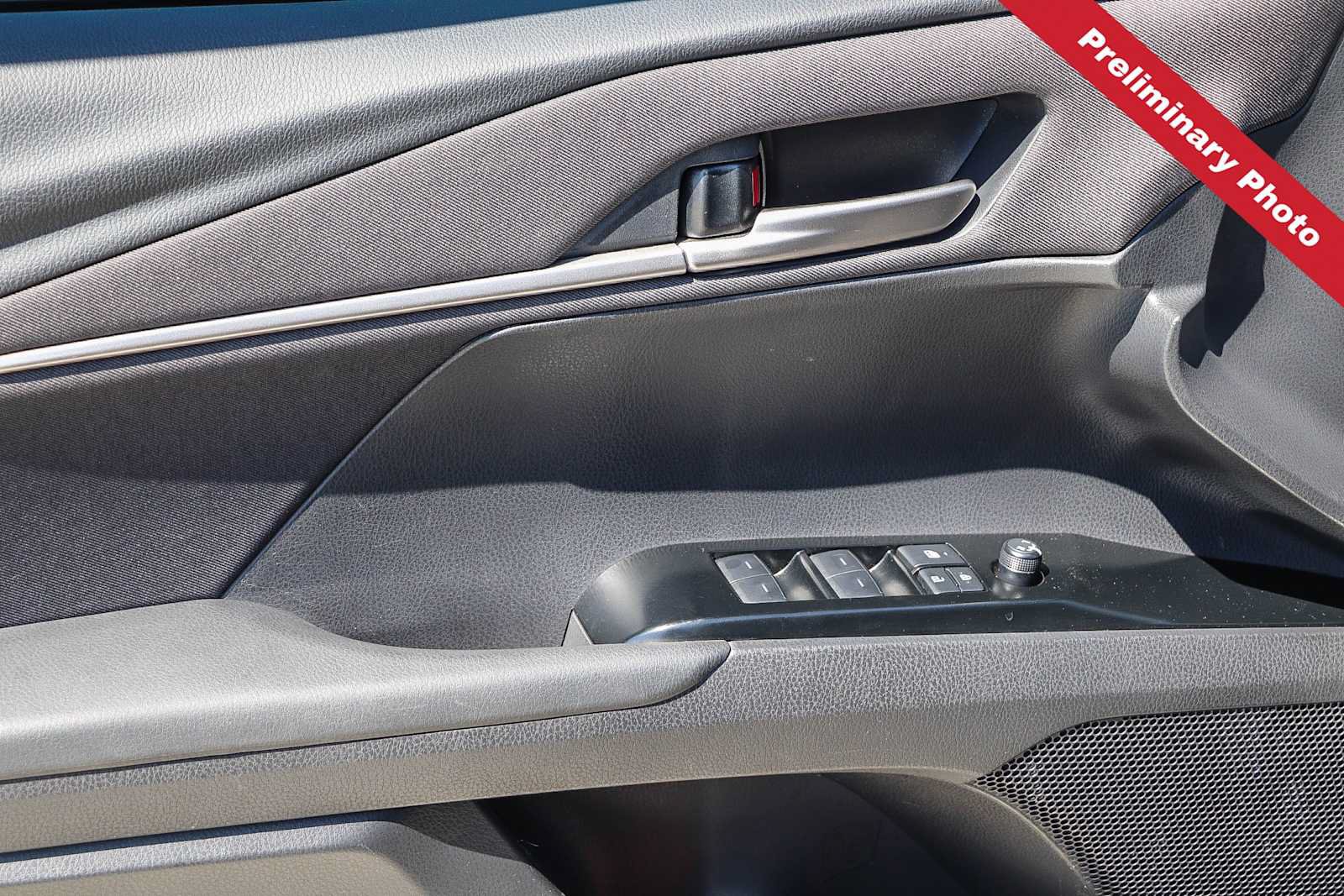 Used 2025 Toyota Camry LE w/ Convenience Package FWD image 14
