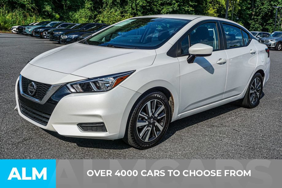 Used 2022 Nissan Versa SV FWD image 2