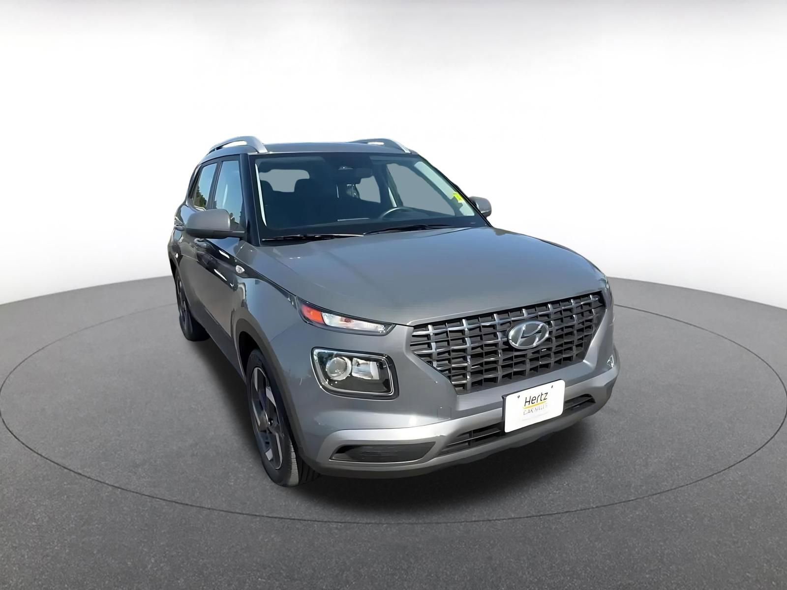Used 2025 Hyundai Venue SEL image 3