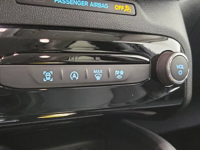 Certified 2025 Ford Escape Platinum AWD/4WD image 28