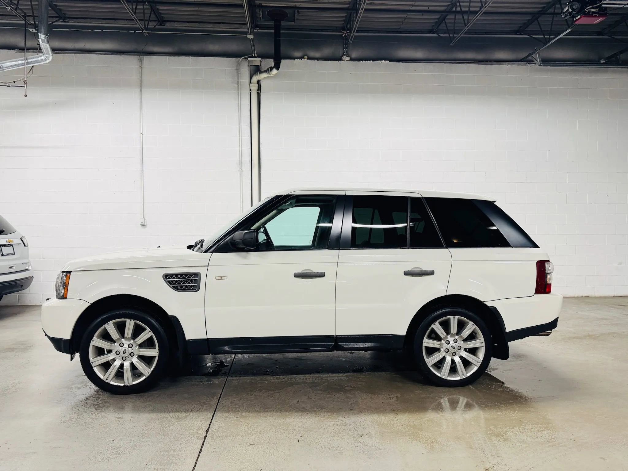 Used 2008 Land Rover Range Rover Sport Supercharged AWD/4WD image 4