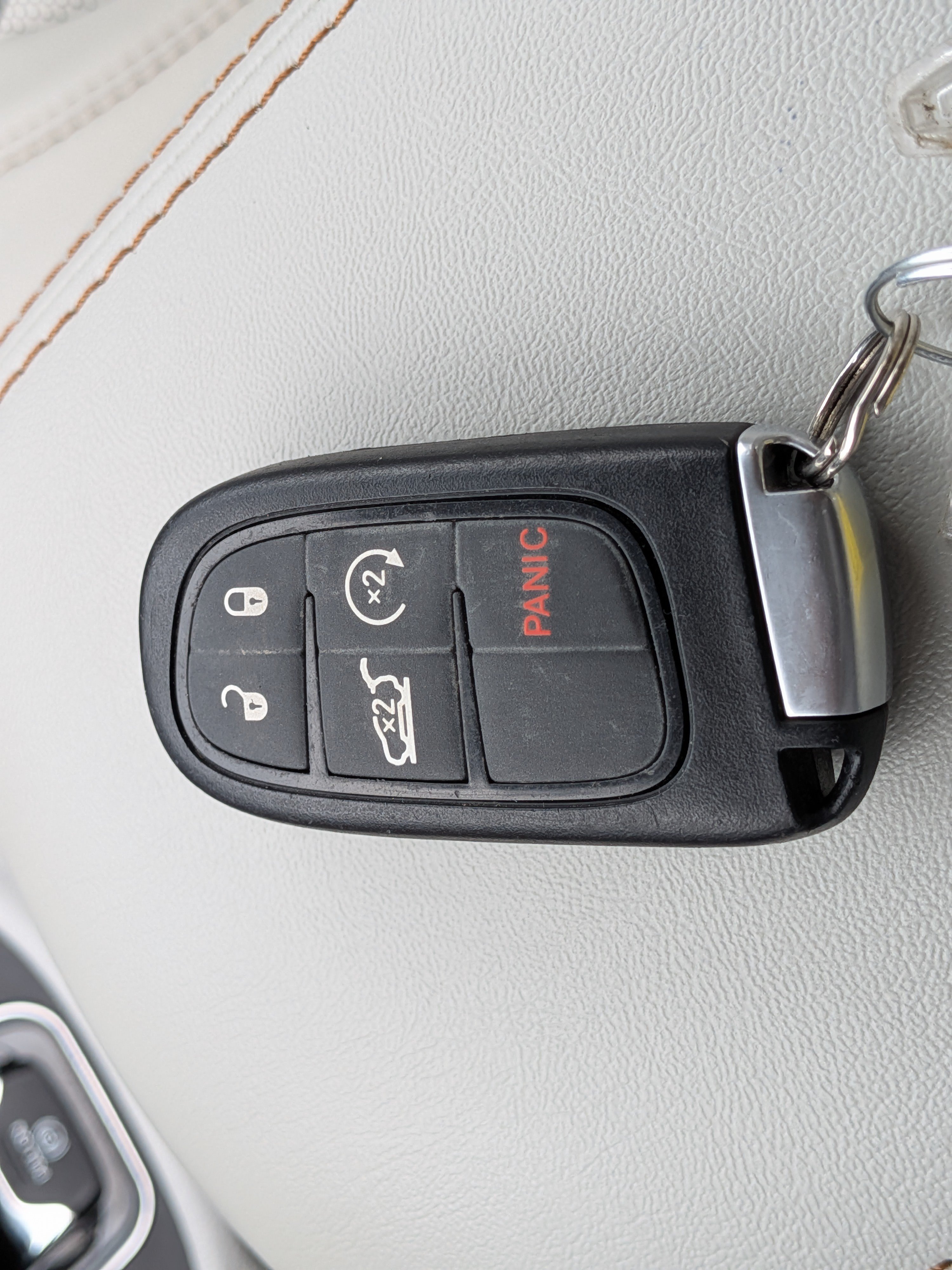 Used 2020 Jeep Cherokee Limited FWD image 33